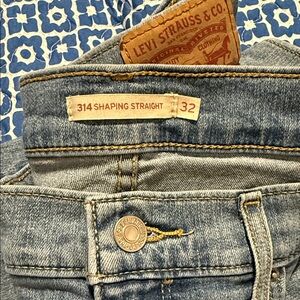 Levi Strauss 314 Shaping Straight Jeans